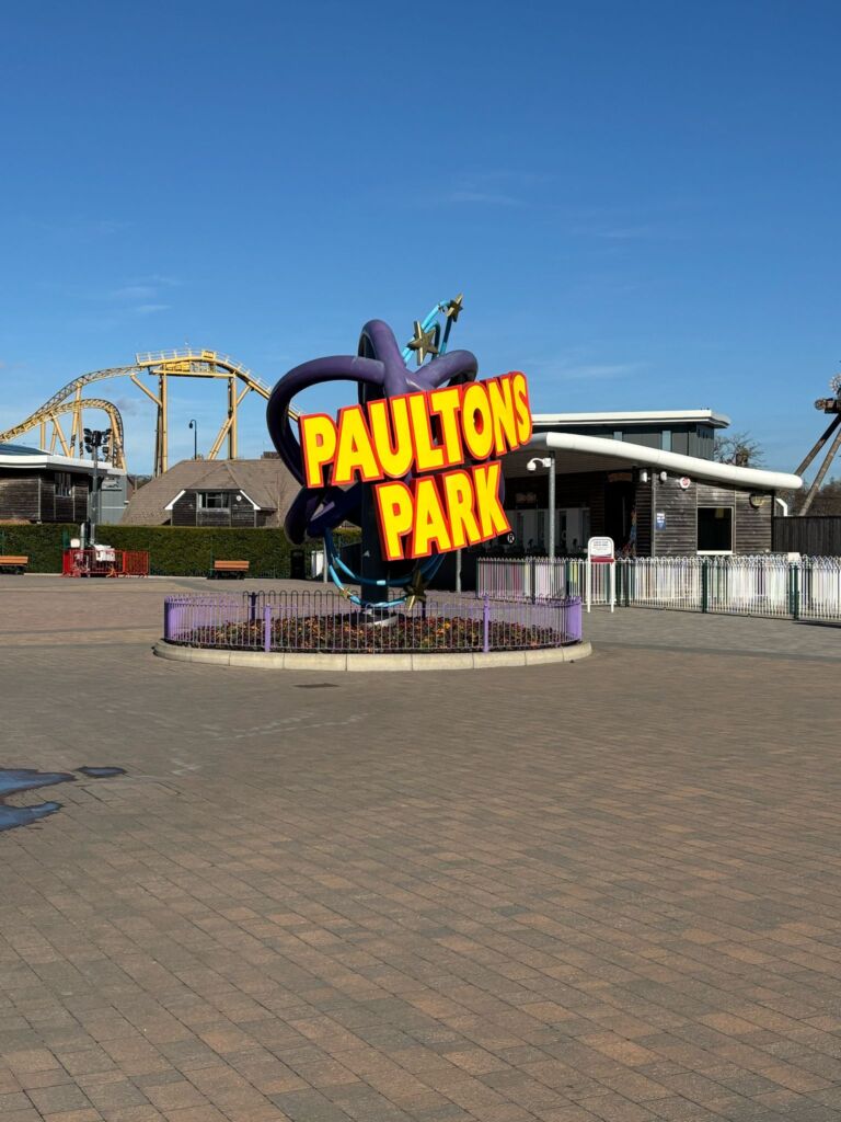 Paultons Park Main Entrance Paultons Park Main Entrance